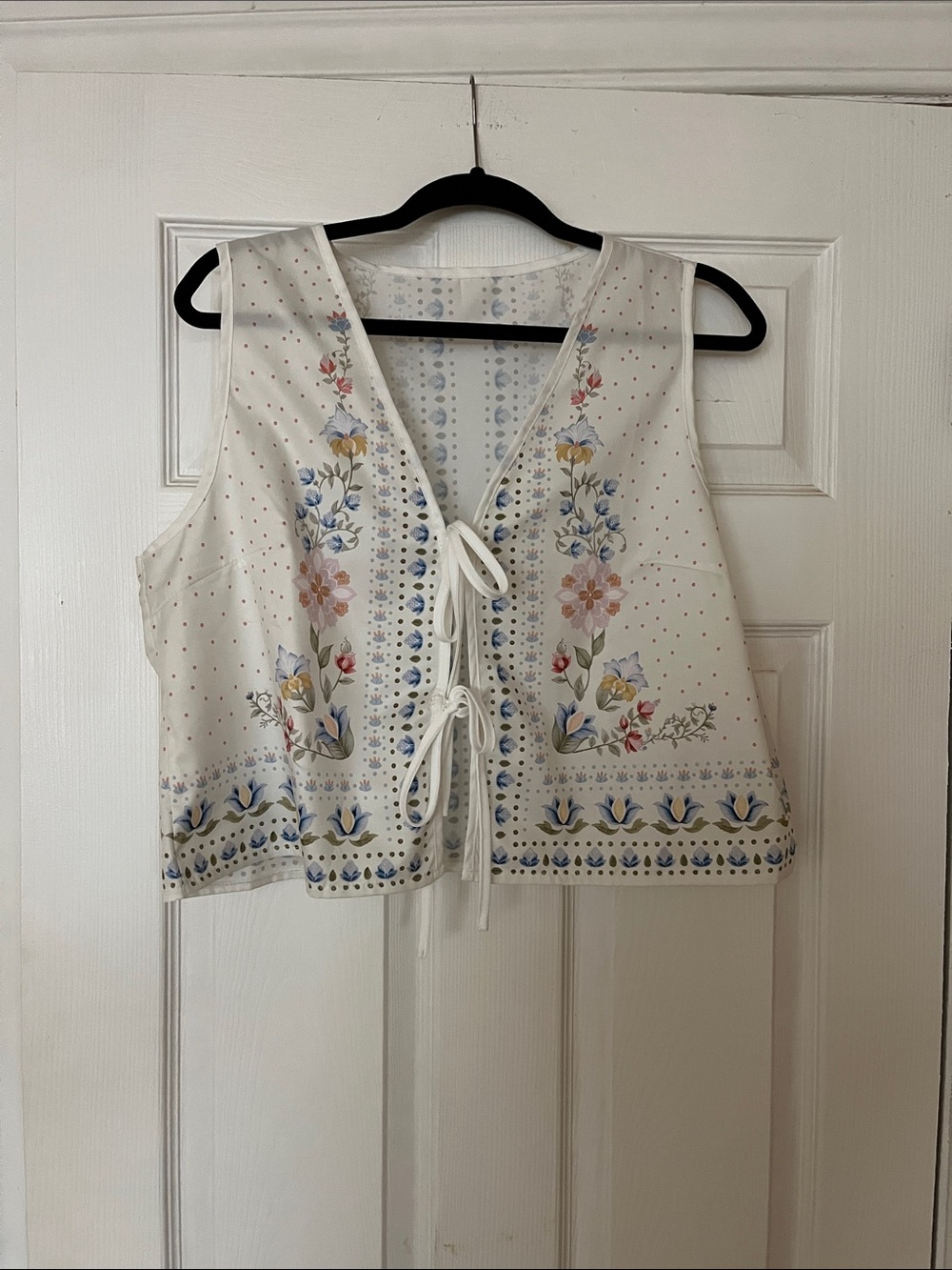 Floral Tie-Front Sleeveless Top - White